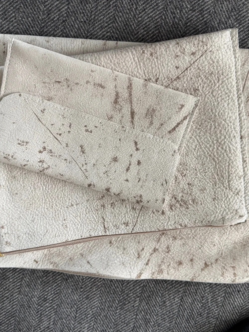 NWOT, JERRY PAIR LEATHER, SUPER SOFT BUTTERY SUEDE ZIPPERED ENVELOPE POUCH